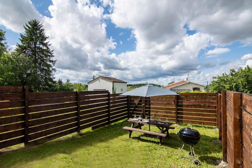Treize Maison 3 Bed House In Centre Of Saint Severin Saint-Séverin Exterior foto