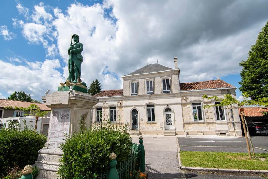 Treize Maison 3 Bed House In Centre Of Saint Severin Saint-Séverin Exterior foto